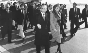 Lo scià fugge dall'Iran